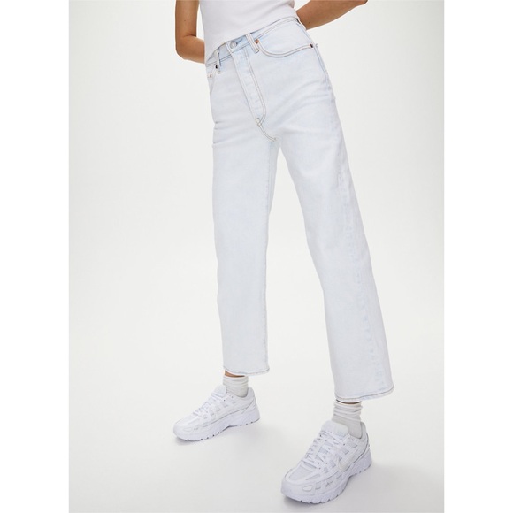 NEW Levi’s Ribcage Super High-Rise Cropped Jeans - Picture 5 of 15